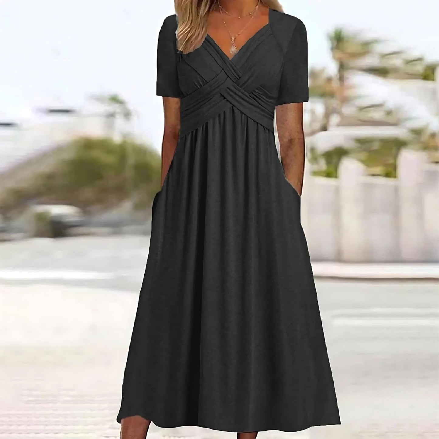 Louise | Robe Midi Évasée Élégante – Noir
