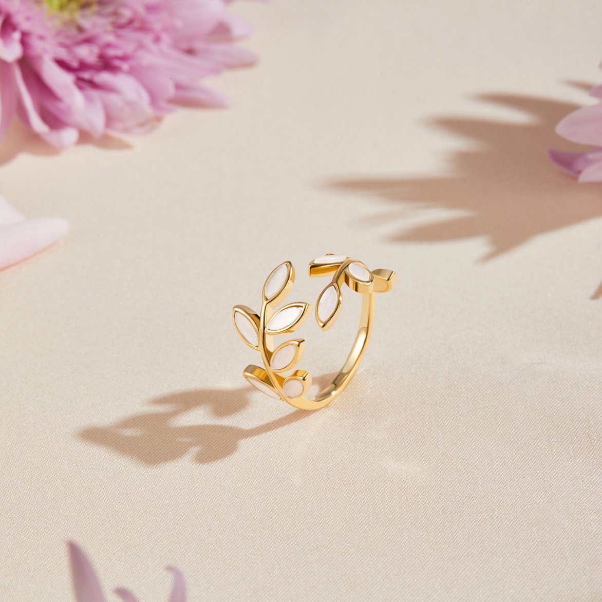 Serene™ | Feuille Dorée Élégante